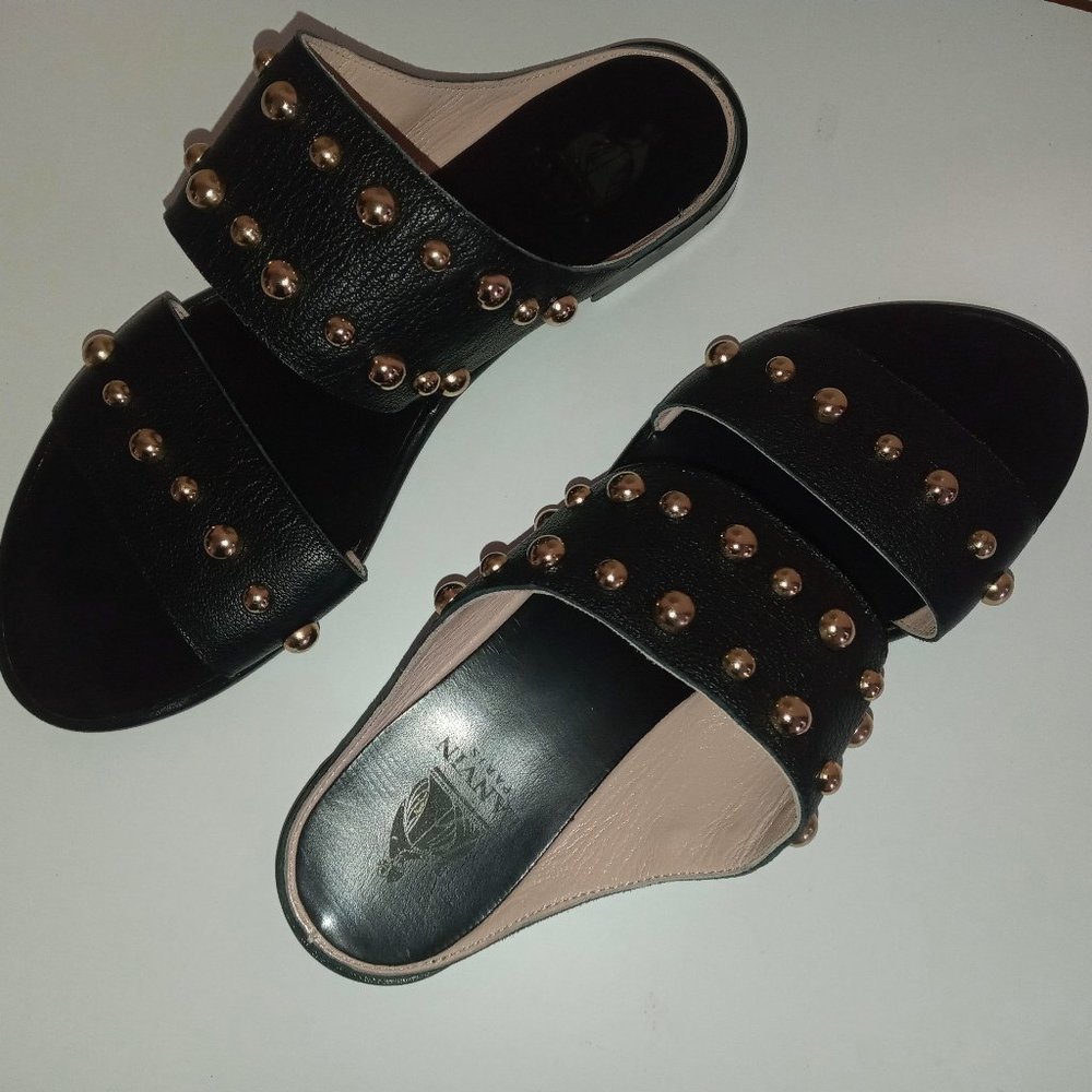 LANVIN ~ LANVIN~ BLACK SANDALS EXCELLENT CONDITION